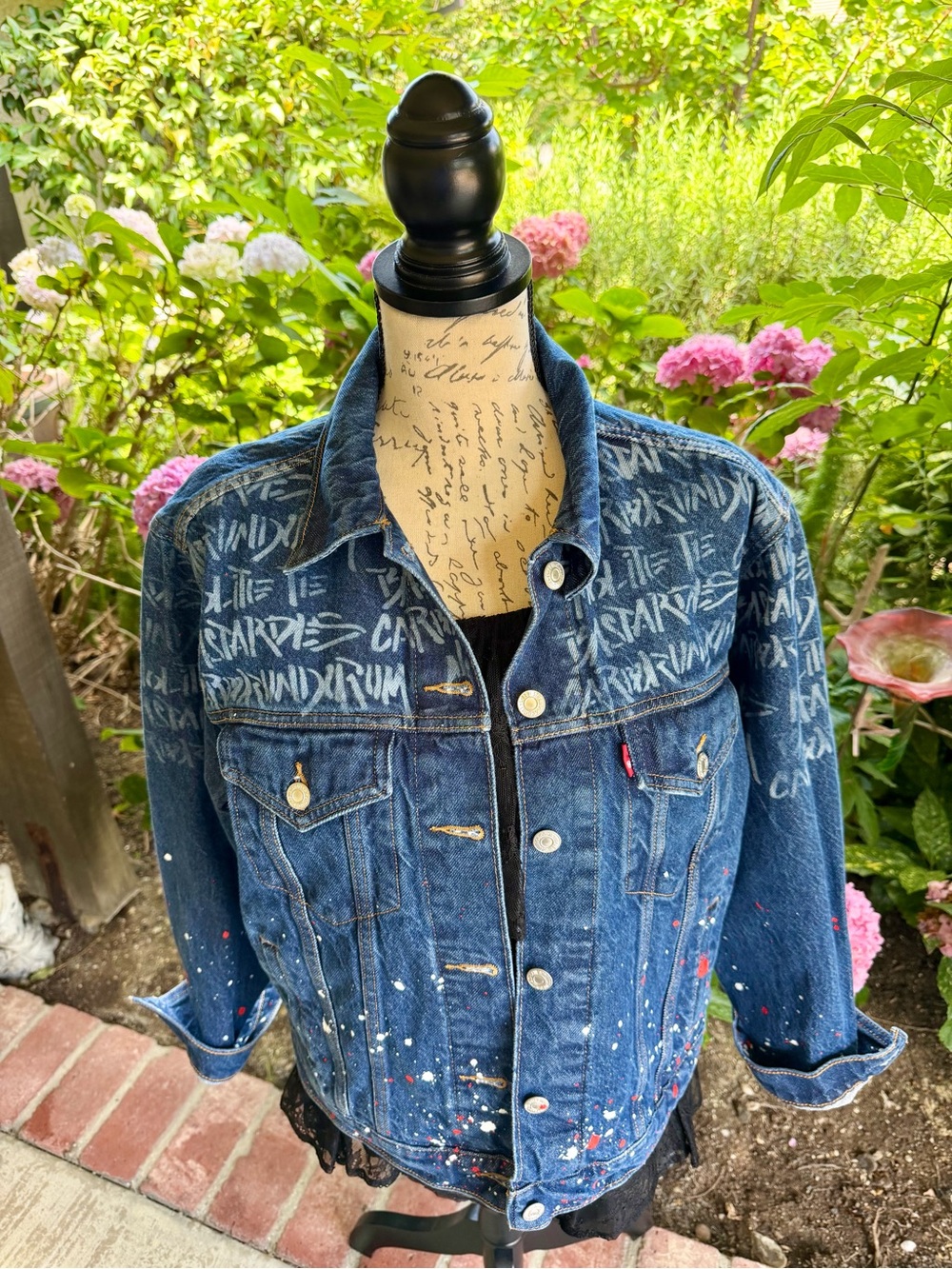 Women's Levi's Denim Trucker Incredible Jacket-Large-New with Tags